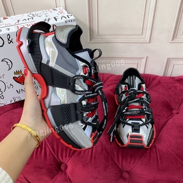 

brand designer casual shoes for womens flat sneakers low panda black grey fog chunky green glow triple dunks strange love