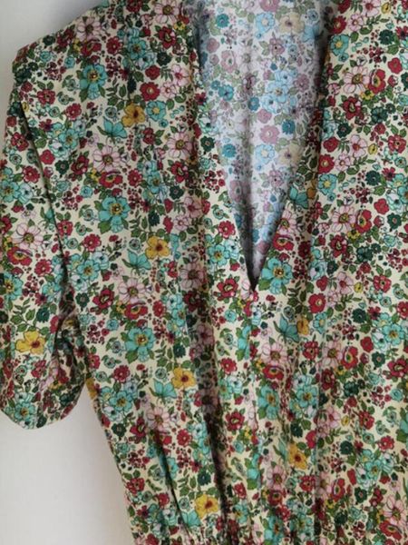 

dresses 2022 new autumn/ winter new style vneck retro floral printing long pleated waist dress, Black;gray