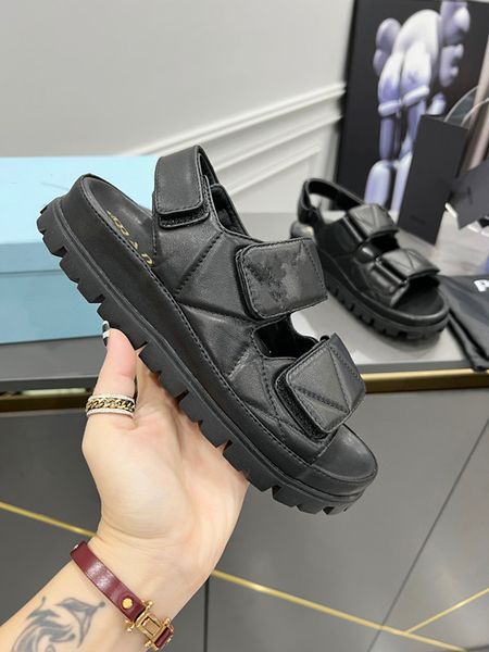 

luxury designer women sandals triangle roman sandal rubber thick soled gear hollow platform summer 0420, Black