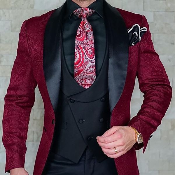 

men s suits blazers 2023 tailor made burgundy wedding men slim fit tuxedo 3 pieces groom prom jacquard blazer terno masculino 230504, White;black
