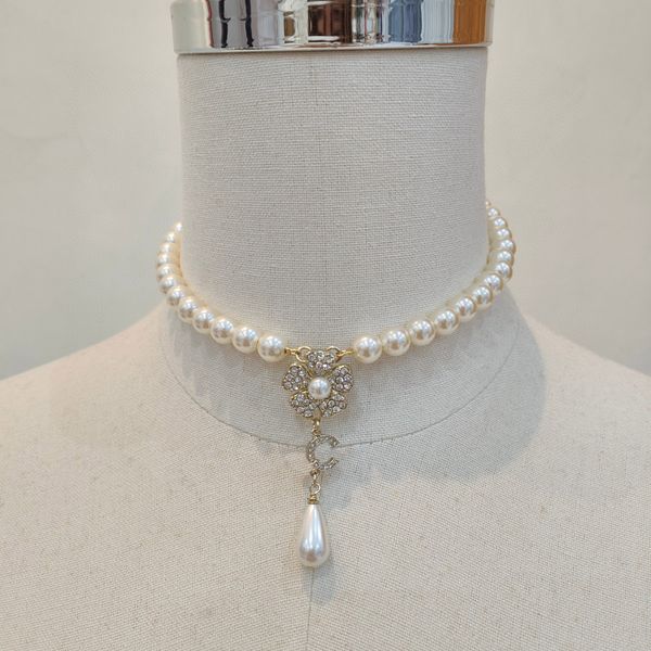 

2023 luxury quality charm pendant necklace flower design with diamond and nature shell beads in 18k gold plated have box stamp ps7935a, Golden