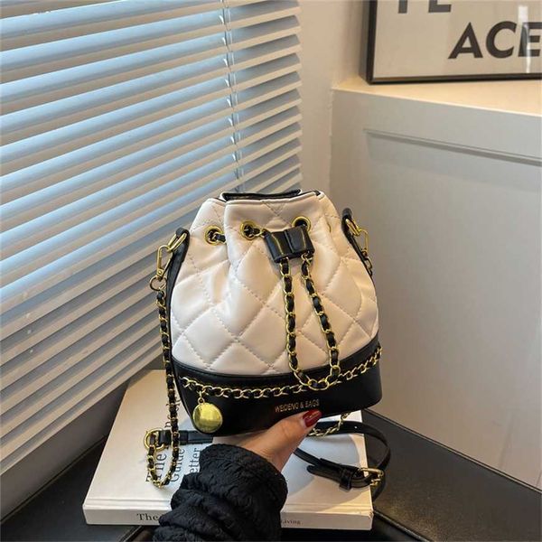 

new internet celebrity fengshui bucket bag texture diamond grid chain single shoulder crossbody bag factory outlet 70% off