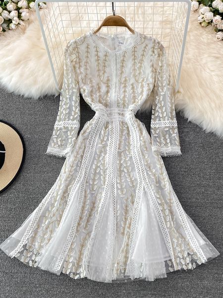 

casual dresses fashion runway mesh flower embroidery splicing dress women summer o-neck luxury high waist office party midi dresses 230505, Black;gray