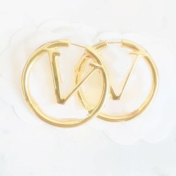 

new fashionable hoop earrings clay earrings for women with a diameter of 4cm round and simple 316 titanium steel earrings silver hoop earrin, White