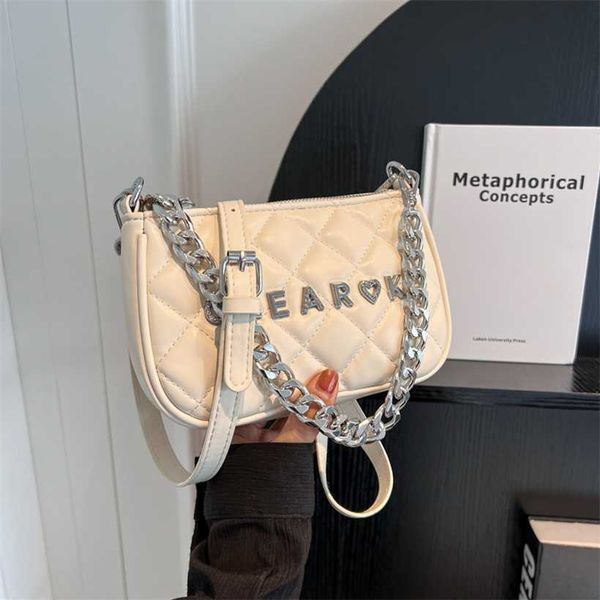 

14% off 2023 fashion hand high grade westernized for women in the summer new women's crossbody diamond grid chain one shoulder small sq