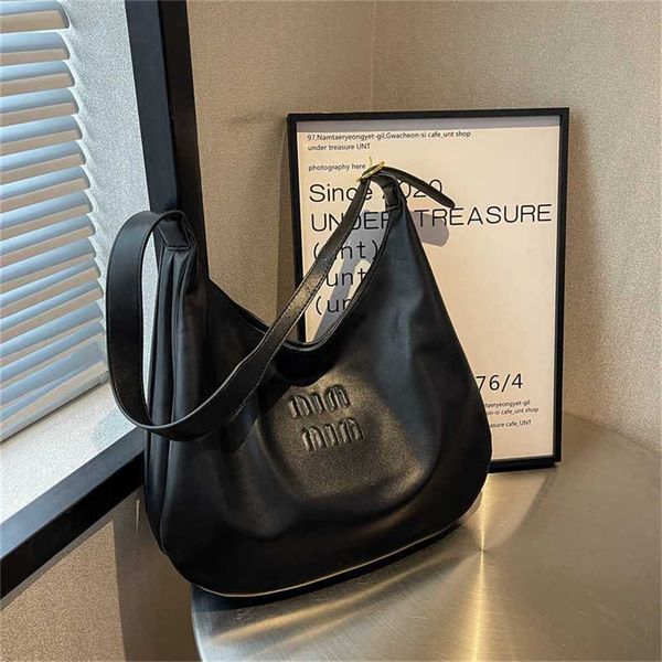 

purses underarm bag women's high capacity 2023 new commuter shoulder bag high hobo