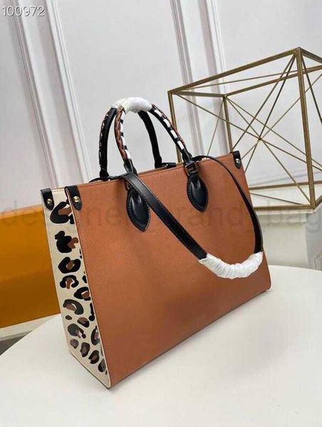 

onthego handbags women leather shoulder bags leopard splicing crossbody bag messenger bags designers handbag tote purse m58521