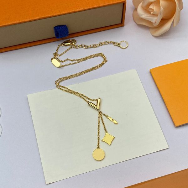 

18 mixed women designer necklace simple classic pendant titanium steel high polished luxury letter pendant fashion jewelry designs quality, Silver