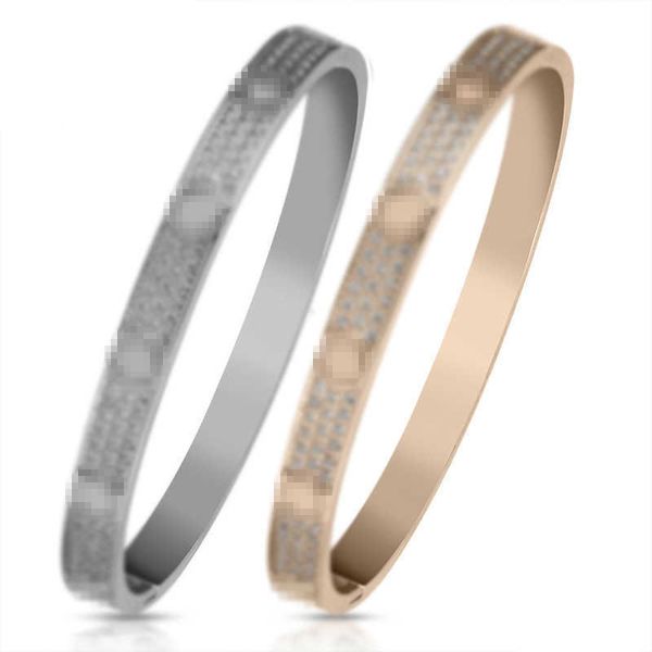 

high-quality stainless steel bracelet with stars inlaid three rows of diamond card classic five-generation titanium female, Black