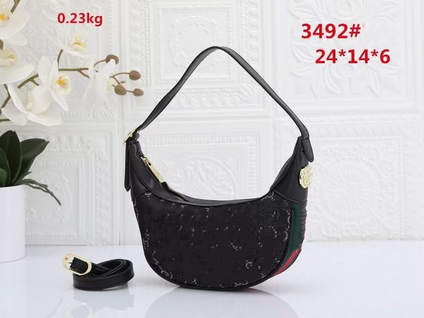 

woman printed leather crescent bag designers underarm package chain ox horn bag adjustable strap messenger bagm81098