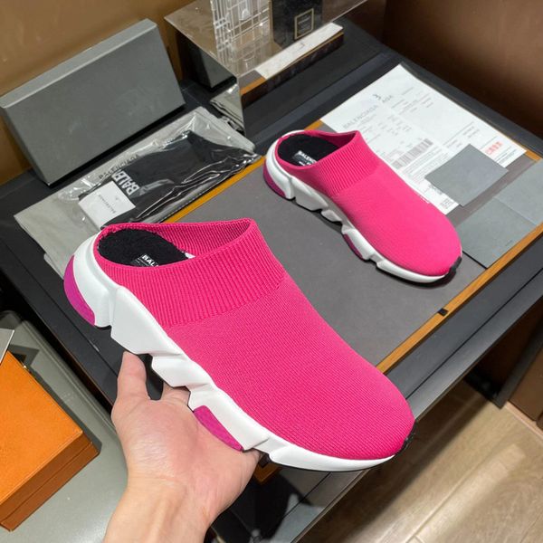 

2023 popular new designers fashion casual shoes men sports shoes embroidered vintage stain effect canvas interlock women luxury low flat sol, Black