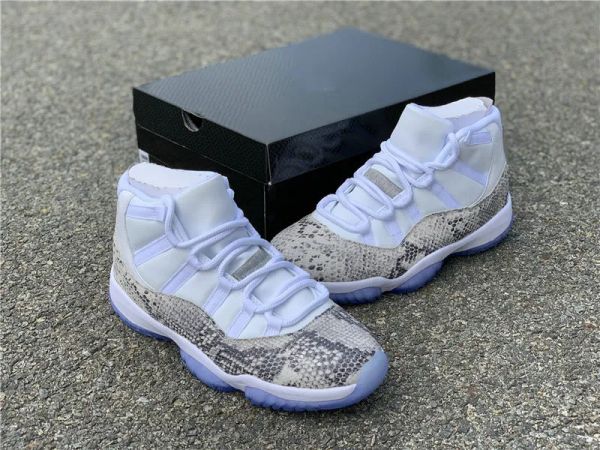 

2023 basketball shoes new custom jumpman 11s white snakeskin sport sneakers amazing xi light bone university red sail black fashion trainers