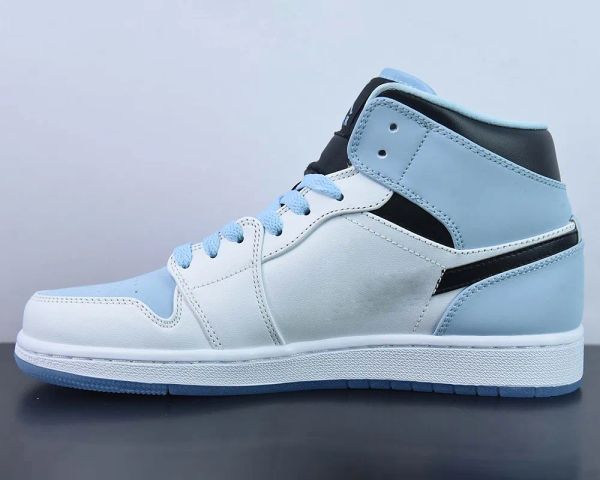 

2023 basketball shoes jumpman 1 mid 1s icy blue white black fashion trainers sneakers sports with box