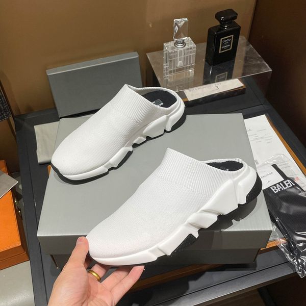 

2023 new luxury casual shoes vintage luxury leather thick sole matching color comfortable sneakers for men and women 0420, Black