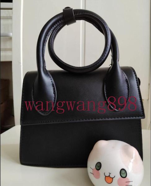 

2023 women brand pu leather one shoulder messenger hand-held small square bag women's bag small purses mini tote clutch strap, Black;red