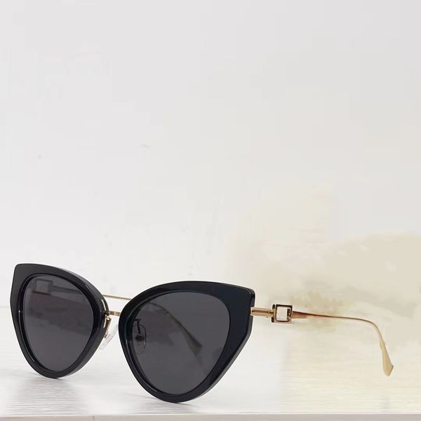 

2023 women's new sunglasses famous brand sunglasses women's designer scheme cat's eye butterfly equipped with random glasses, White;black