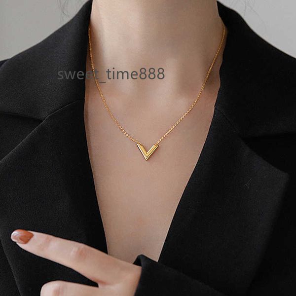 

fashion jewelry 18k gold plated stainless steel clavice chain necklaces high polish v shaped pendant necklace for women, Silver