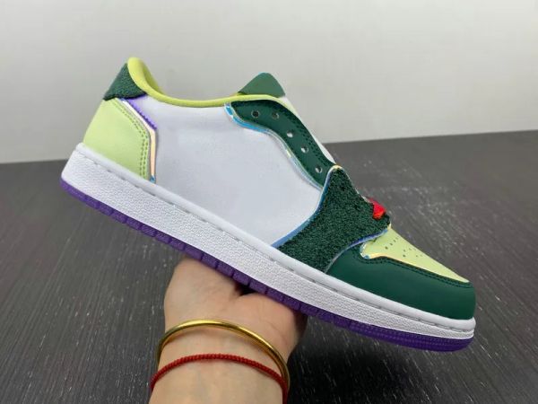

2023 basketball shoes special edition jumpman 1 low doernbecher gorge green court purple white barely volt sail fashion sport zapatos sneake