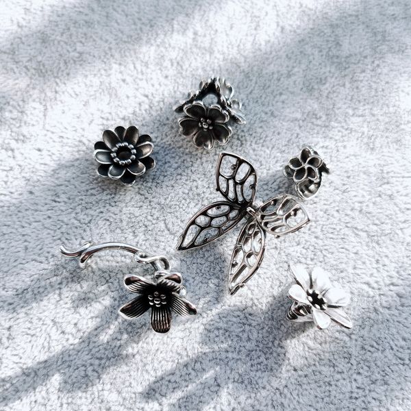 

baofu genuine vintage series beaded hollowed-out butterfly three-sided flower beads suitable for 4mm aperture charm bracelet diy, Black