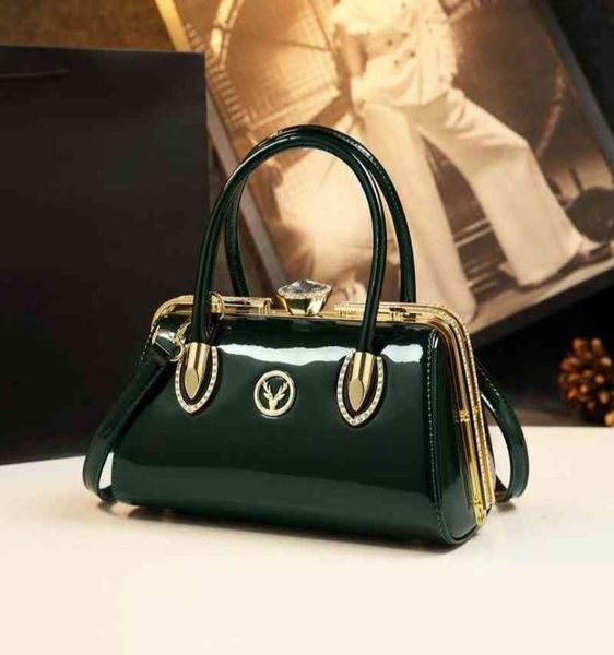 

luxury patent leather women039s handbags famous brands shell shoulder bag ladies day clutch stereotype clip hand b5851274, Black