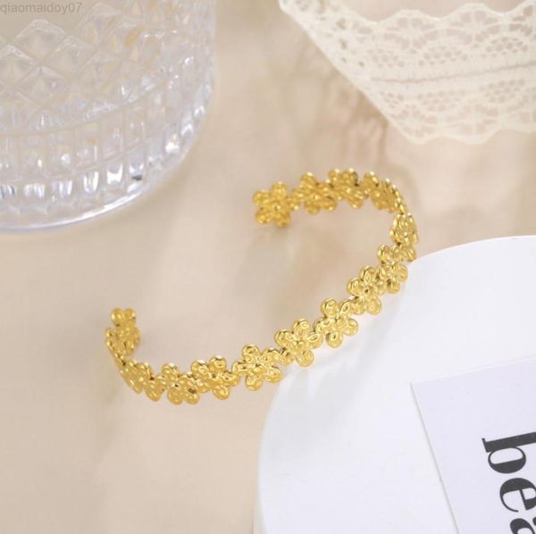 

skyrim stainless steel flowers daisy cuff bracelet women gold color adjustable bangle 2022 trendy party jewelry gift for lover l227578795, Black