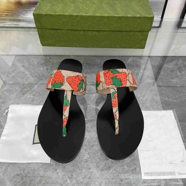

designer sandal thong women men fashion slippers fashion thin flip flops 2022 leather summer beach casual slides black white size 35-46