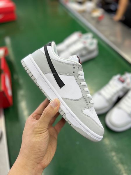 

2023 latest skate shoes duks low se pack grey fog light crimson streetwear athletics outdoor-indoor sneakers comen with a scratch-off coin w