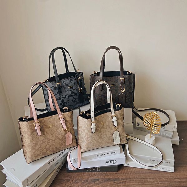 

coch bags luxurys womans chain tote bag purses wallets women men card holder coch designers handbags backpack crossbody bags newtote