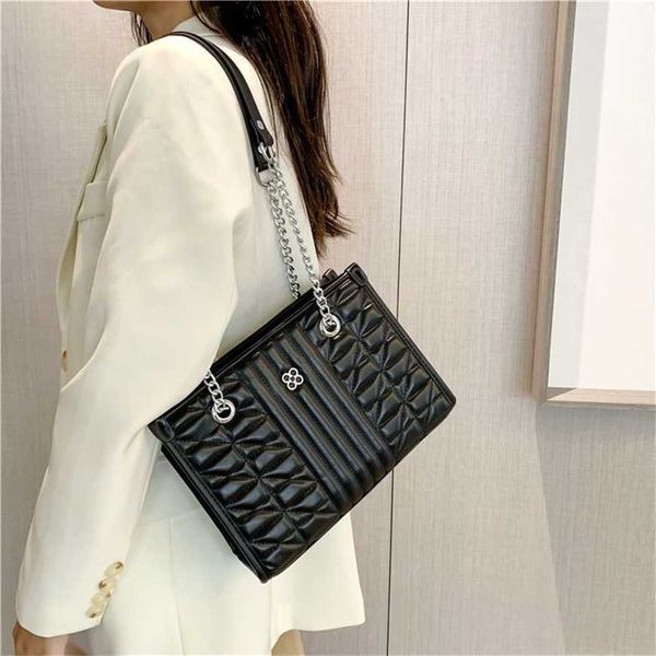 

50% off factory online red tiktok premium high capacity tote bag new fashion chain embroidery single shoulder crossbody