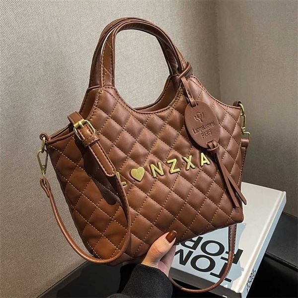

20% off 2023 fashion hand large capacity for women in autumn and winter new fashion lingge crossbody textured portable bucket bag