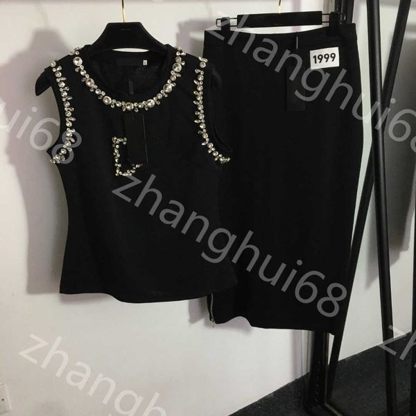 

23ss skirt set women designer clothes brand diamond-encrusted letter crewneck vest side zipper slit high-waisted half skirt suit womens clot, White