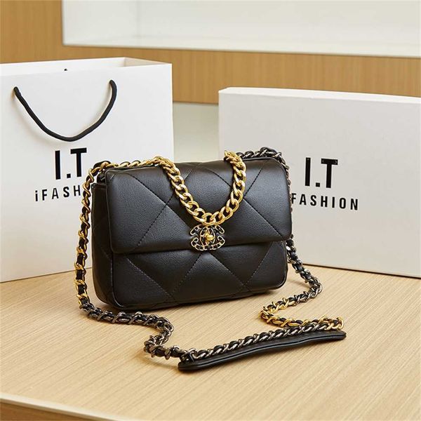 

purses genuine leather bag new fashion small fragrant wind lingge chain advanced sense popular cloud one shoulder trend this year