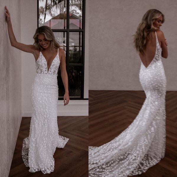 

bohemian mermaid wedding dress 2023 backless spaghetti v neck lace appliqued beach bridal gown robe de mariee for bride, White