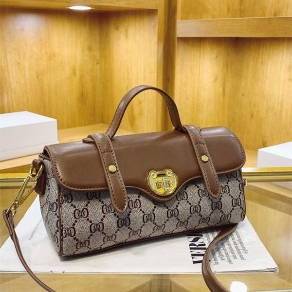 

20% off 2023 fashion advanced sense niche stick new trendy and fashionable hand versatile casual shoulder crossbody small bag