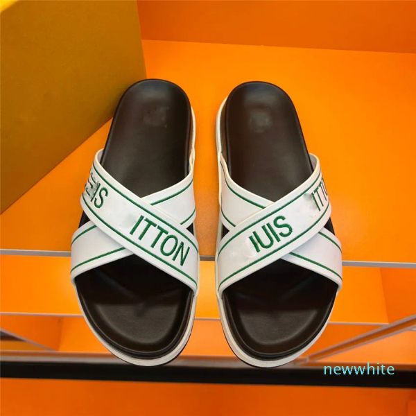 

2023 new fashion designer men women slippers bears freight bee tiger cat snake flower rubber slides sandal flat blooms strawberry bees beach, Black