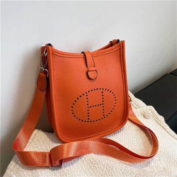 

50% off factory online texture women's bag 2023 new family small mini fashion square personalized one shoulder crossbody hollow out buc