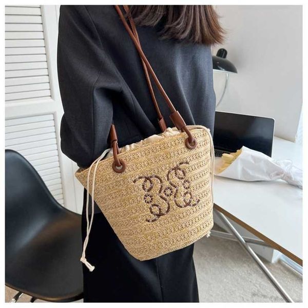 

20% off 2023 fashion handbag french straw women's new high capacity portable vegetable basket tote one shoulder beach vacation woven ba
