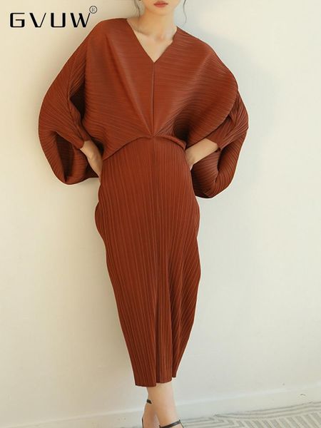 

dresses gvuw pleated v neck dress solid color batwing sleeves female loose long dresses 2023 autumn summer women luxury clothing 25d1043, Black;gray
