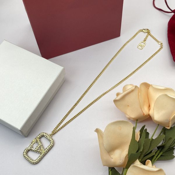 

designer charm fashion necklace love jewelry luxury letter pendant y women's gold chain wedding necklace, Golden;silver