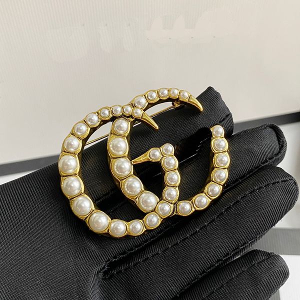 

luxury stamped brand high brand men's and women's brooch, Gray