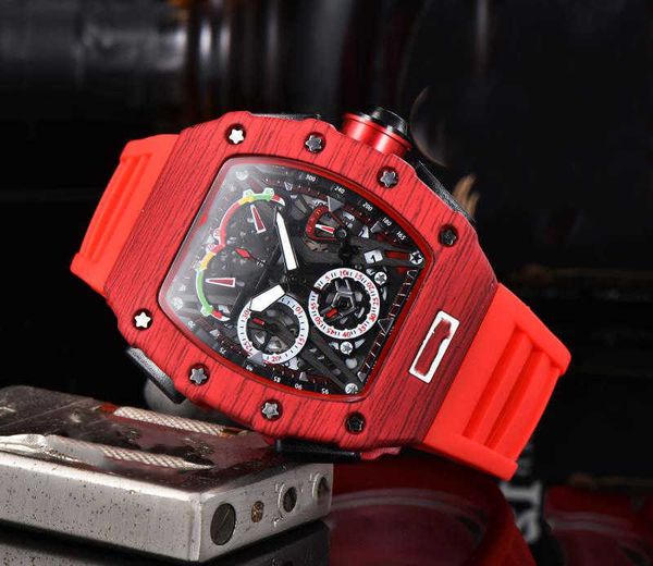 

2023 luxury fashion men designer watches quartz watch, Slivery;black