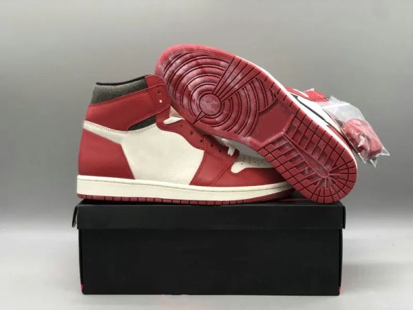 

2023 special edition jumpman 1 high og chicago reimagined basketball designer shoes white varsity red black fashion sport sneakers vintage t