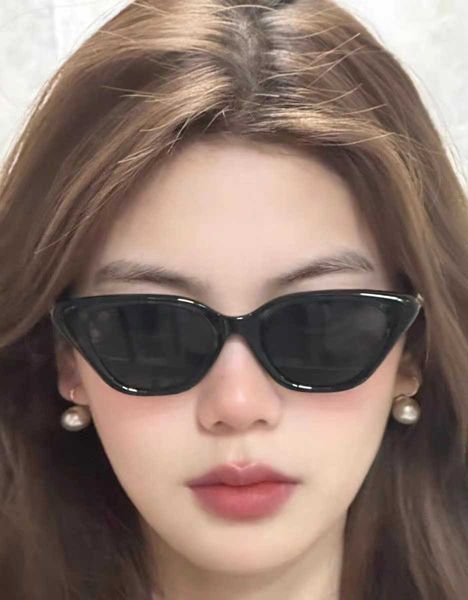 

new cat eye sunglasses metal accessories cross mirror street shooting fashion sunglasses for men and women, White;black