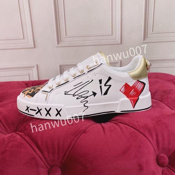 

new womens fashion brand designer shoes runner suede leather low-cut shoes black slip-on casual shoes outdoor sports sneakers2023