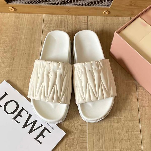 

womens beach slippers famous classic flat heel summer designer fashio n flops leather lady brand slides famale shoes l bath ladies sandals l, Black