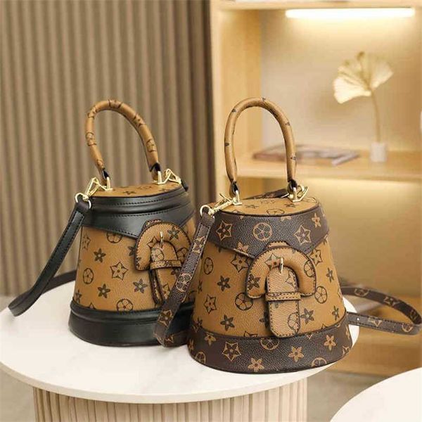 

handbag designer style 2023 printing tide color matching red bucket korean