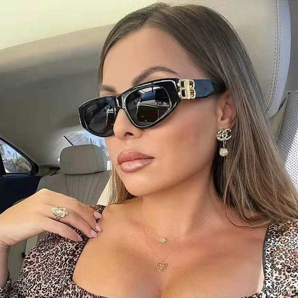 

2022 new simple b letter glasses 18070 personalized fashion women sunglasses men, White;black
