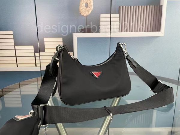 

2023 famous designer handbags, shoulder bags, classic letter relief messenger bag.