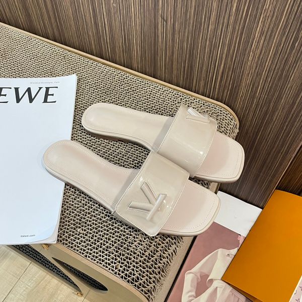 

luxury designer fashion women sandals slippers flip flops casual beach shoes leather material metal logo assurance with box 35-42, Black