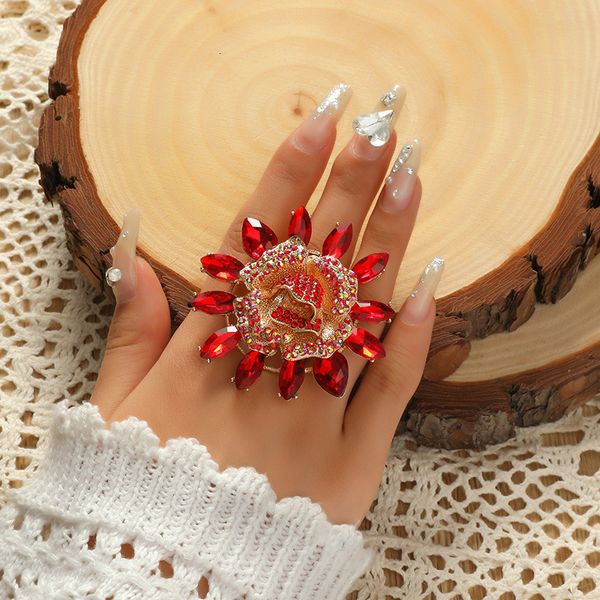 

band rings luxury big sunflower for women boho red blue champagne color zircon crystal funky ring unusual bridal wedding party gift 230508, Silver